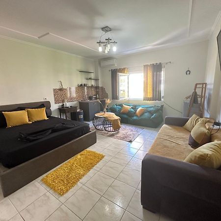 Koa Studio 1 Korce Luaran gambar