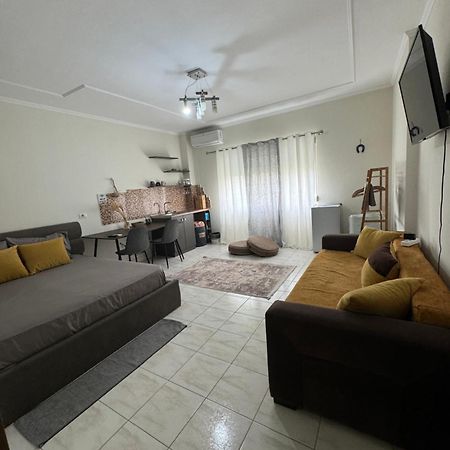 Koa Studio 1 Korce Luaran gambar