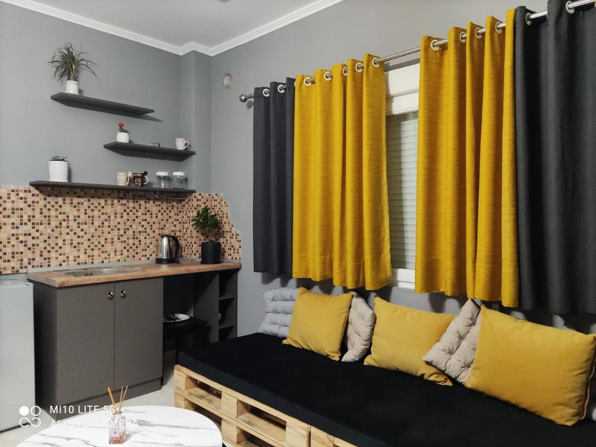 Koa Studio 1 Korce Luaran gambar
