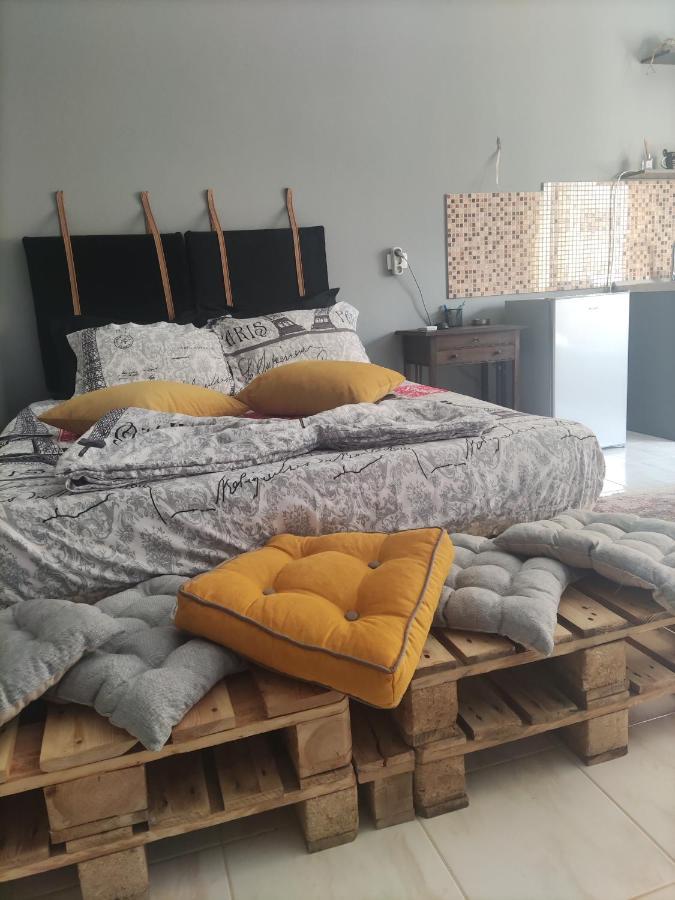 Koa Studio 1 Korce Luaran gambar