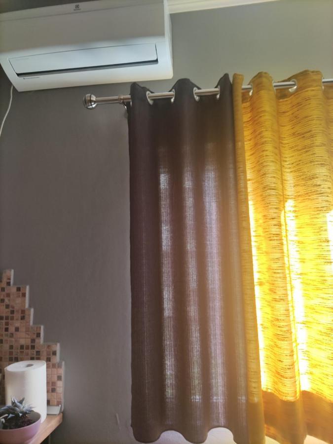Koa Studio 1 Korce Luaran gambar