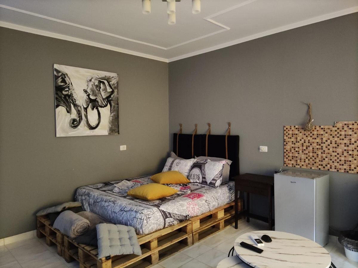 Koa Studio 1 Korce Luaran gambar
