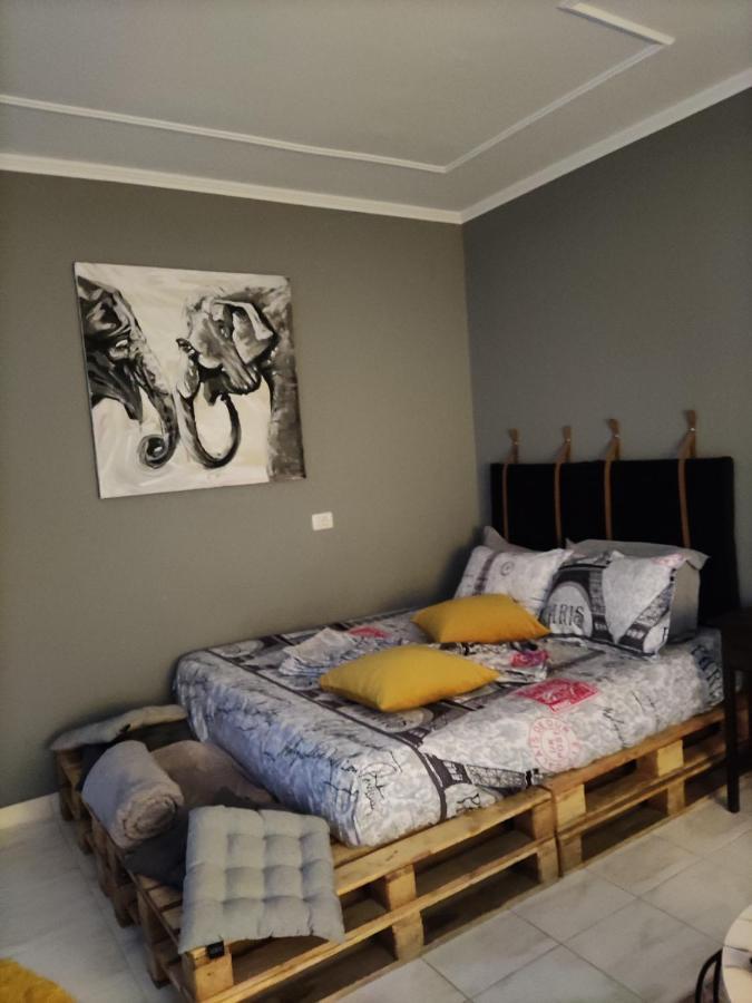 Koa Studio 1 Korce Luaran gambar