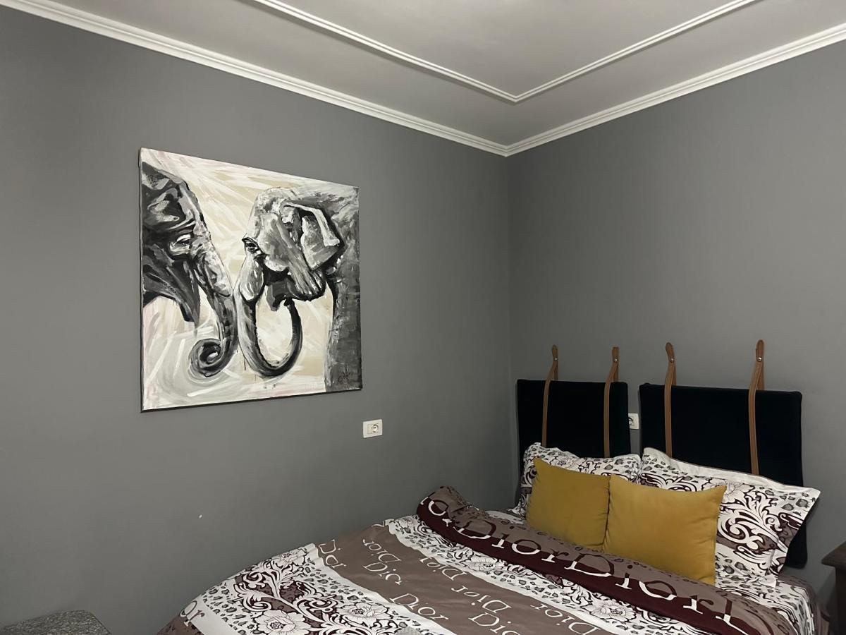 Koa Studio 1 Korce Luaran gambar