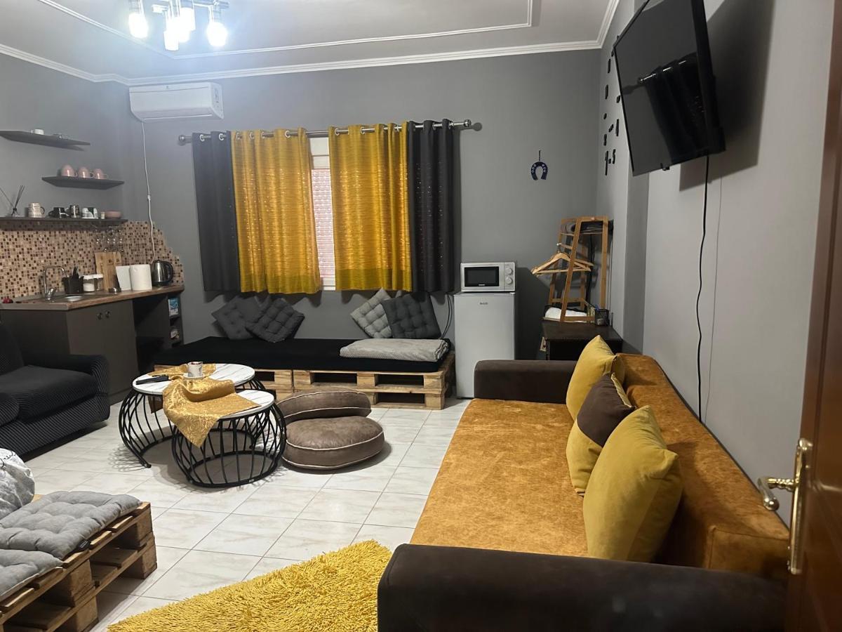 Koa Studio 1 Korce Luaran gambar