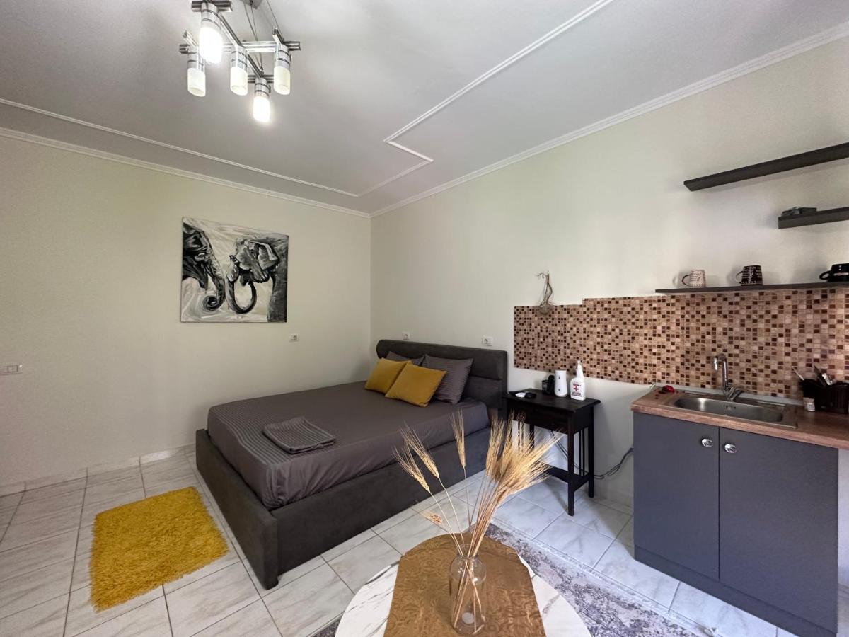 Koa Studio 1 Korce Luaran gambar