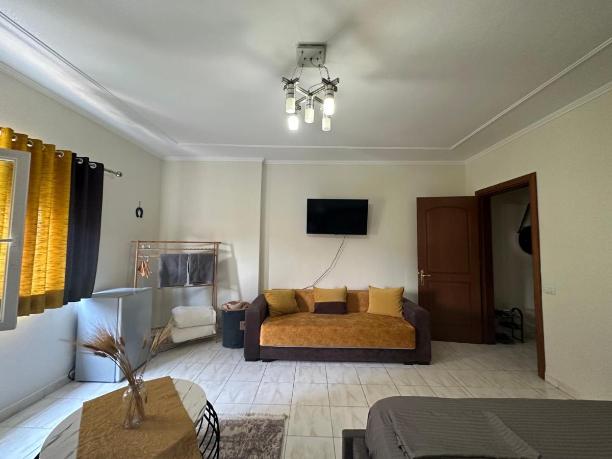 Koa Studio 1 Korce Luaran gambar