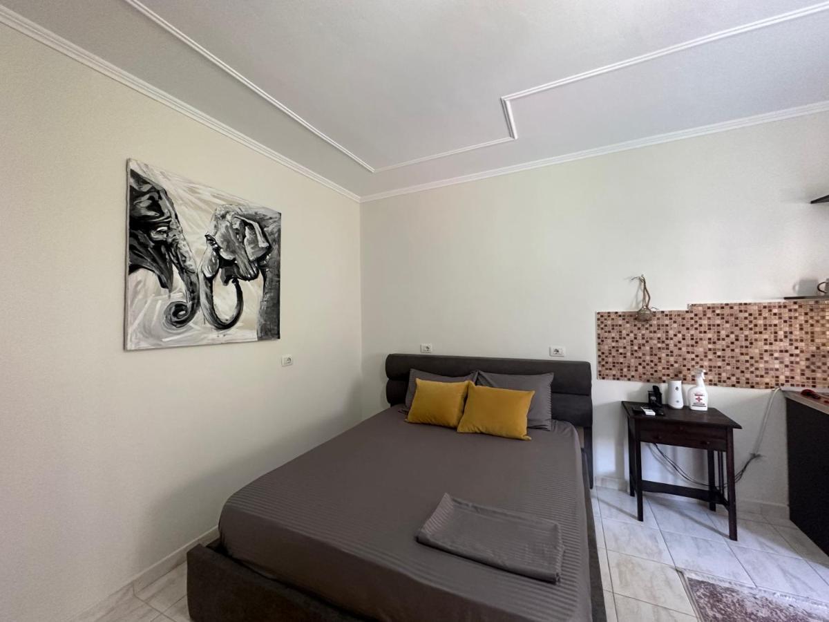 Koa Studio 1 Korce Luaran gambar