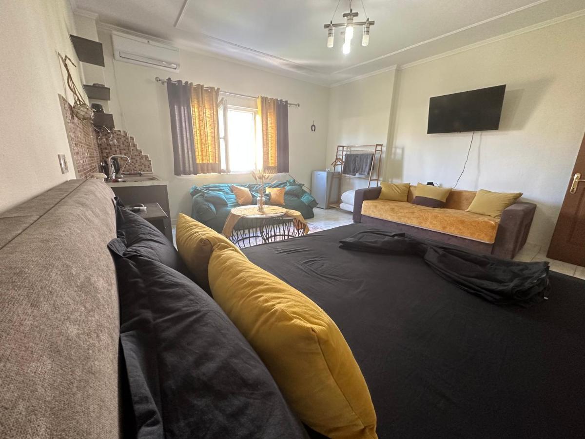 Koa Studio 1 Korce Luaran gambar