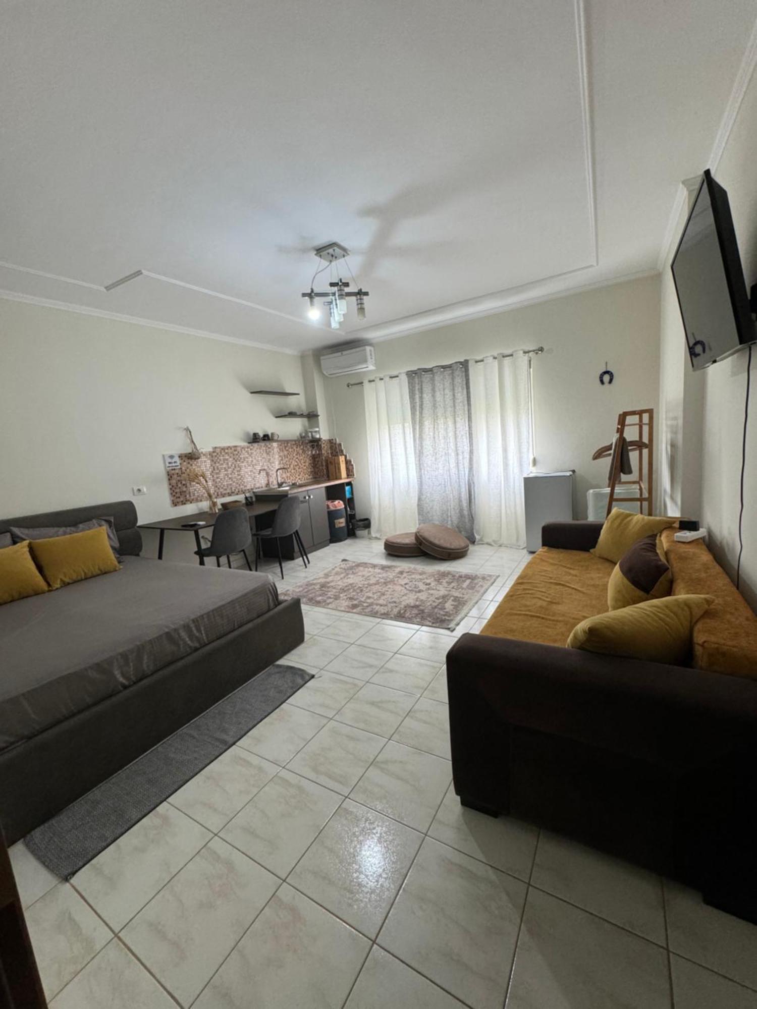 Koa Studio 1 Korce Luaran gambar