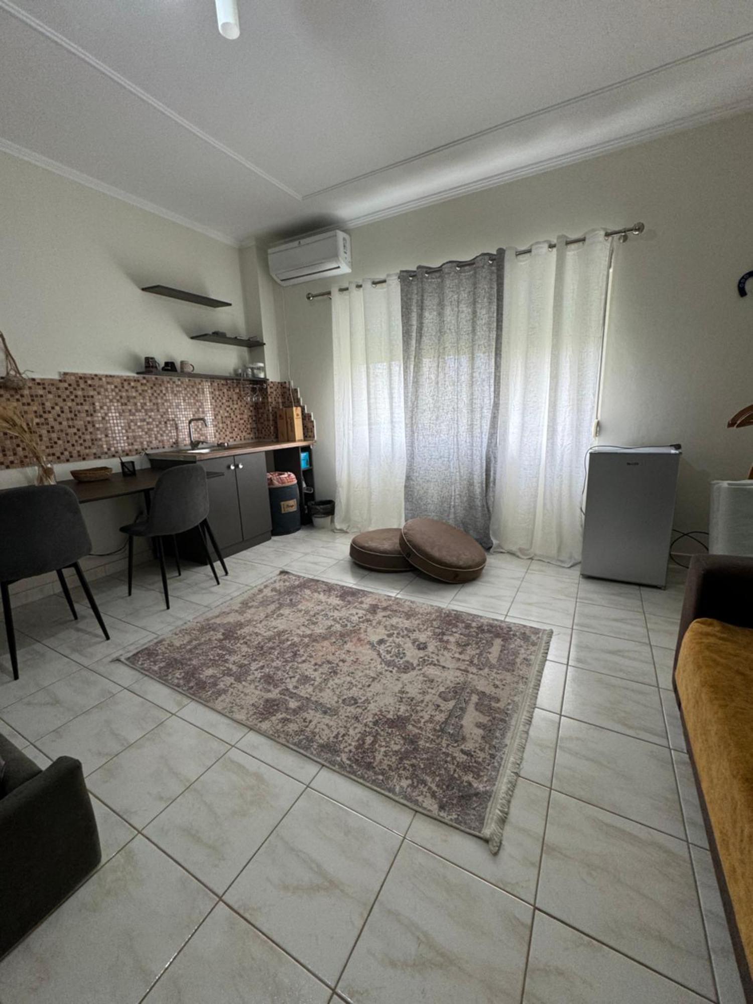 Koa Studio 1 Korce Luaran gambar